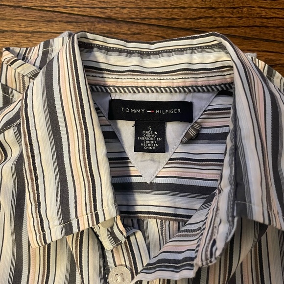 Boys shirts size 5 - Picture 2 of 3